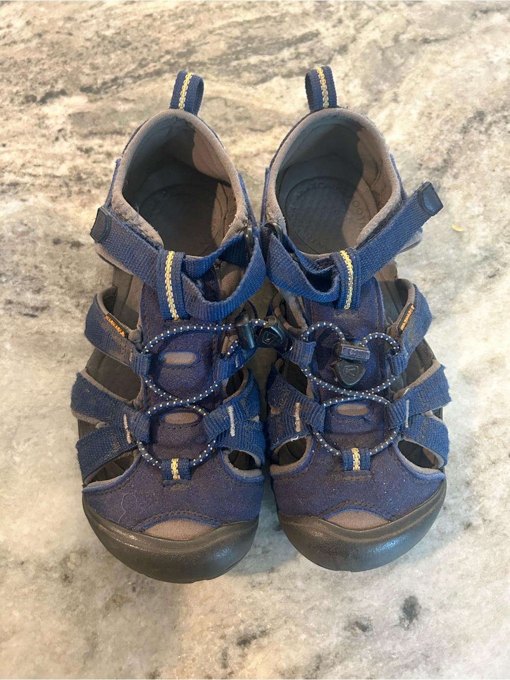 Keen Kids Blue Closed-Toe Outdoor Sandals size 4